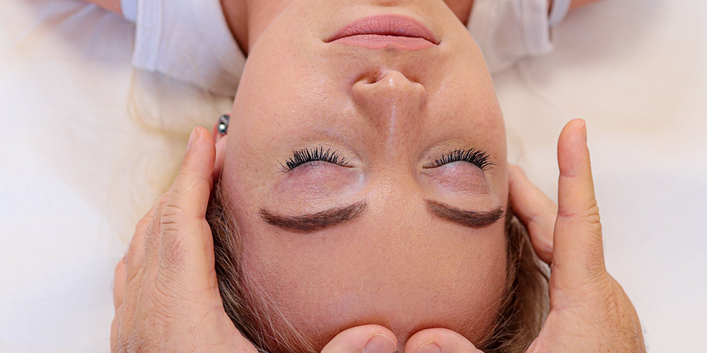 Fej csontkovácsolás